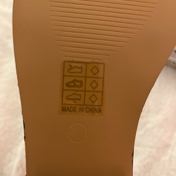 Black Truffle Collection Sandals - Picture 4 of 6